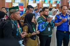 50 Orang Berangkat Umrah, Wawako Pekanbaru Titip Doa agar Kabut Asap Segera Berakhir